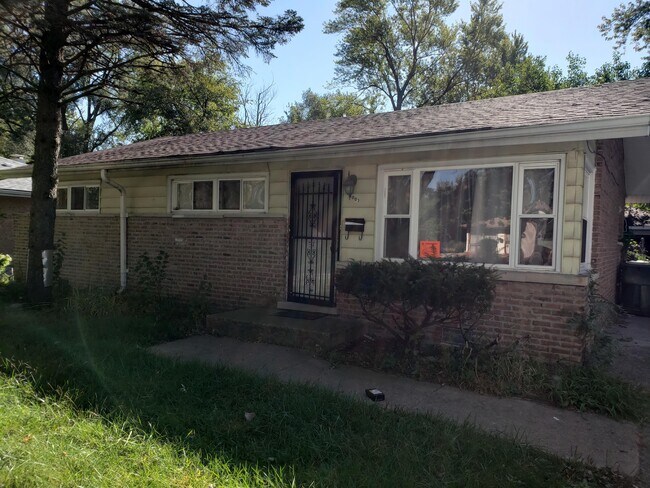 Building Photo - 3007 Sussex Ave
