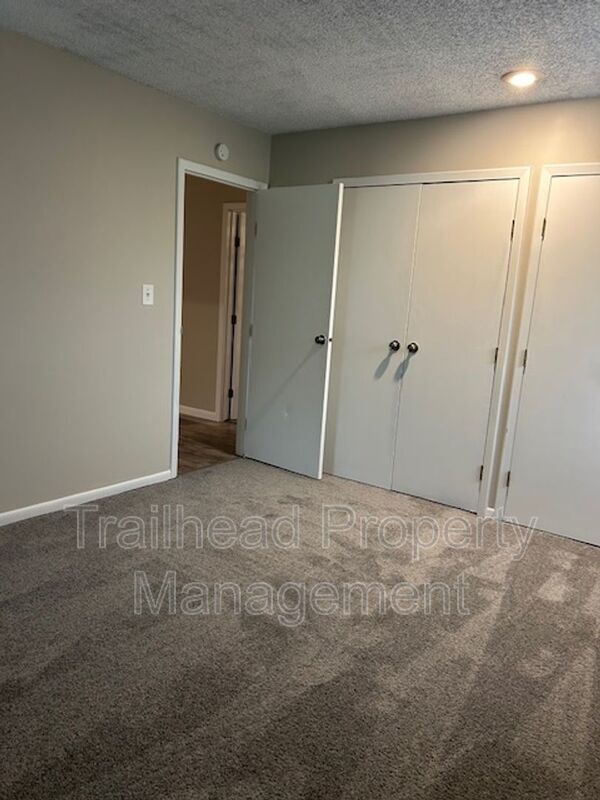 Building Photo - 1035 NW 70th Ct