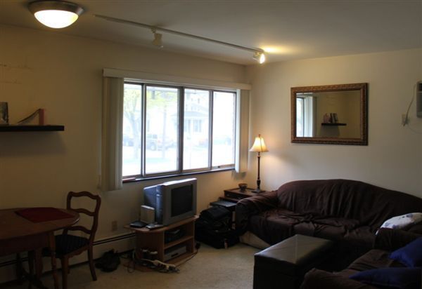 Building Photo - 2 br, 1 bath Apartment - 402 Hill St