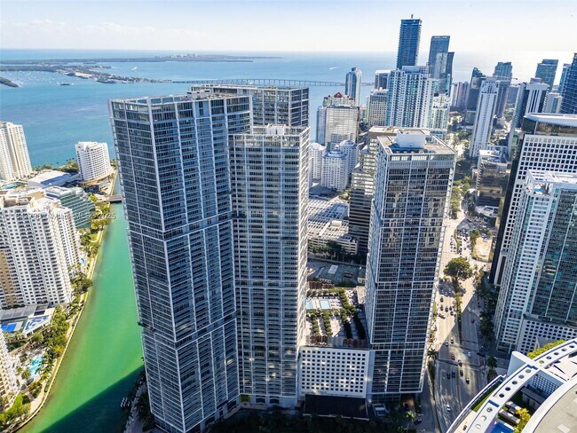 Building Photo - 465 Brickell Ave
