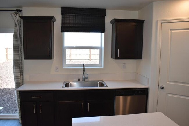 Building Photo - 703 Irma Dr