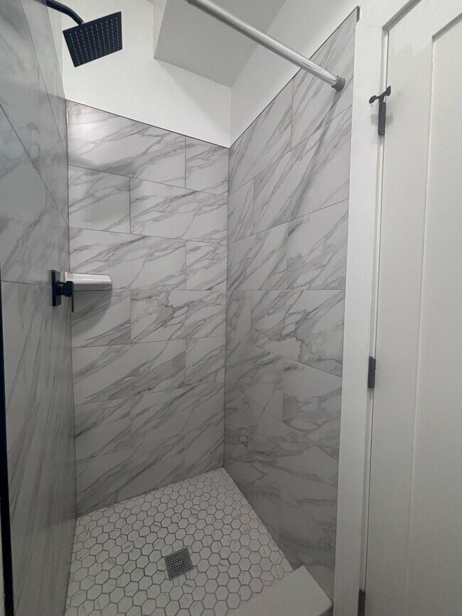 Building Photo - 1621 1st St NW