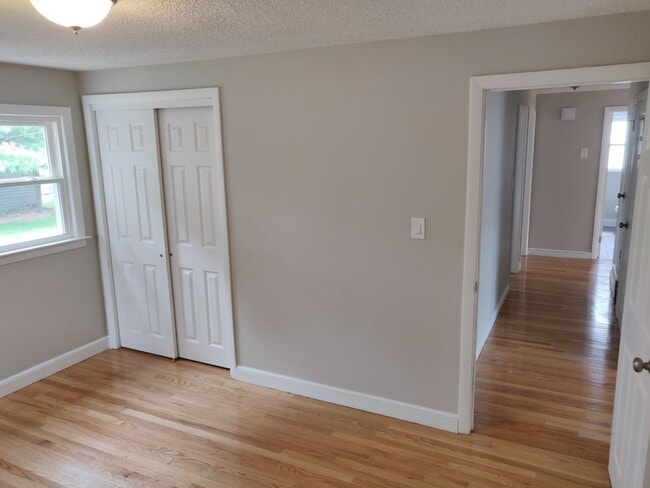 Building Photo - 5 Bedroom Home for Rent in Sixteen Acres