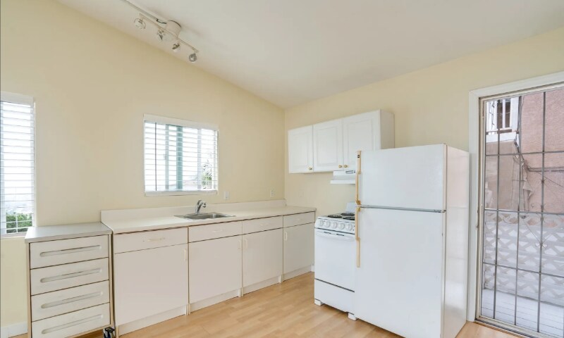 Building Photo - 1504 Ramona Ave