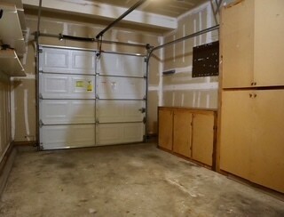 Building Photo - 2021 Virginia Ln