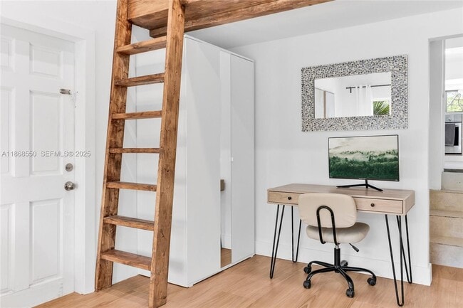 Building Photo - 141 SW 23rd Rd