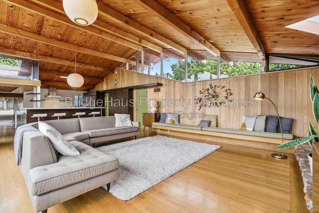 Building Photo - 1541 Garrison Pl