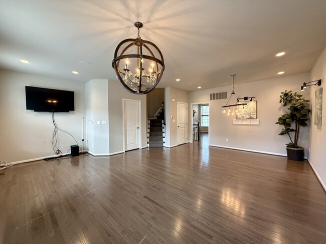 Building Photo - 2731 S Spurway Dr