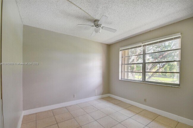 Building Photo - 114 Lake Anne Dr
