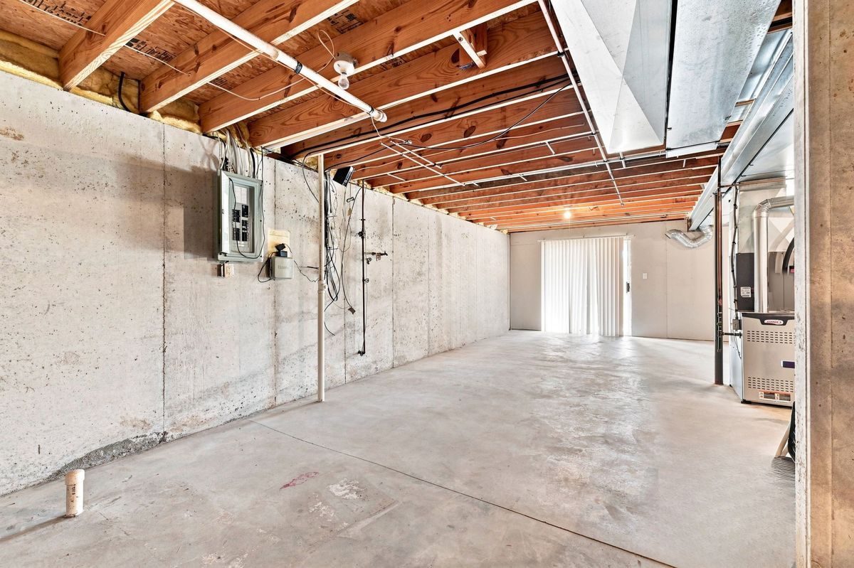 Building Photo - 306 Tyndale Dr