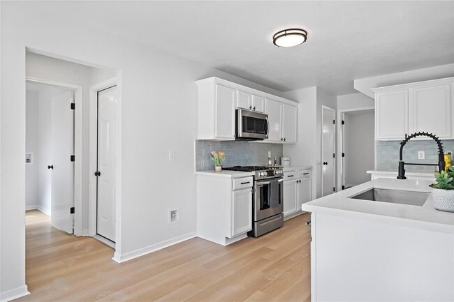 Building Photo - 22823 Tara Way Dr