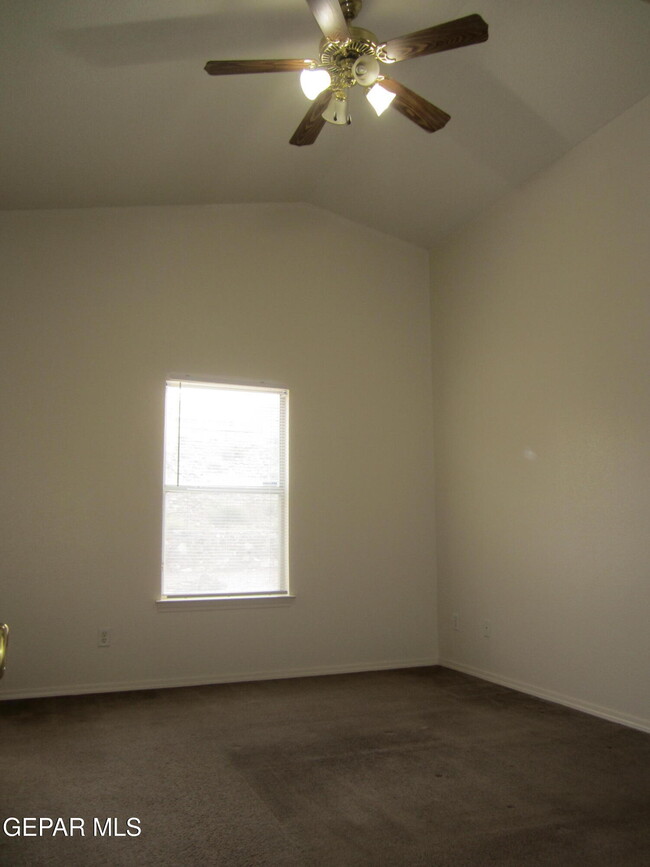 Building Photo - 6572 Dakota Ridge Dr