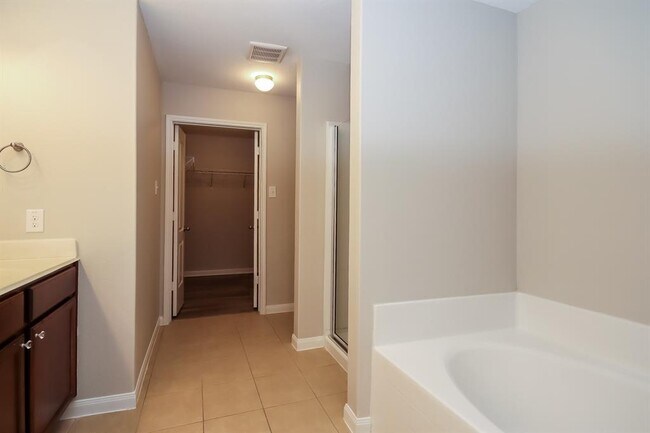 Building Photo - 12039 Fairquarter Ln