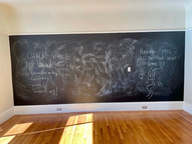 Building Photo - 482 38th St