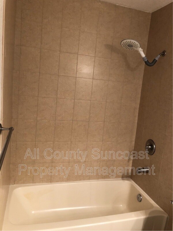 Building Photo - 10265 Gandy Blvd N