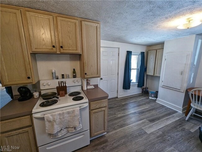 Building Photo - 6719 N Ridge Rd E