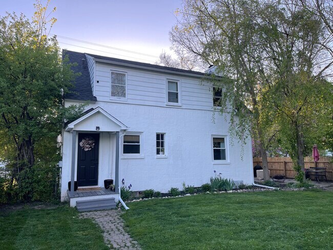 Building Photo - 2528 Jefferson Ave