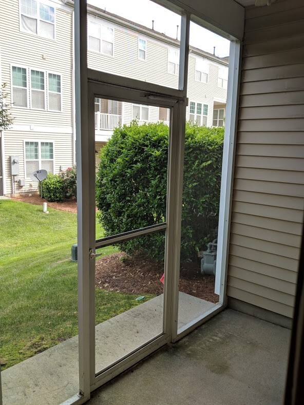 Building Photo - Skybrook Townhome with Garage