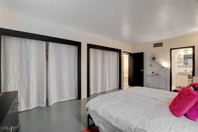 Building Photo - 1558 Aztec Way