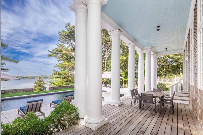 Building Photo - 66 Ram Island Dr