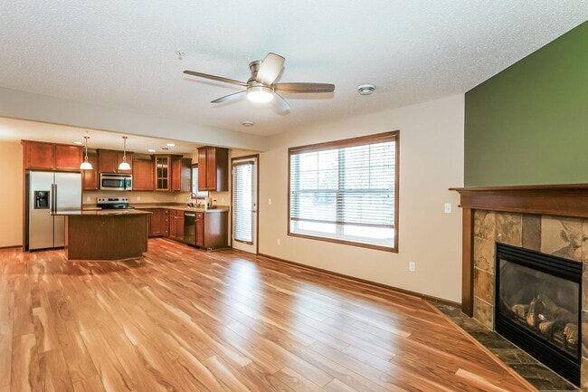 Building Photo - 15640 60th Ave N