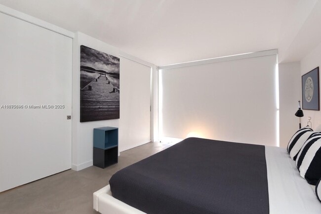 Building Photo - 1900 Sunset Harbour Dr