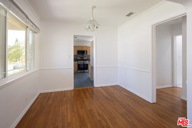 Building Photo - 8333 Airlane Ave