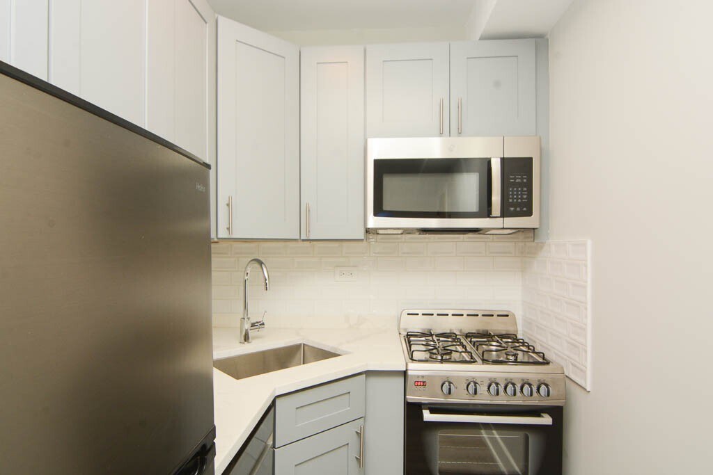Building Photo - 508 W Belmont Ave