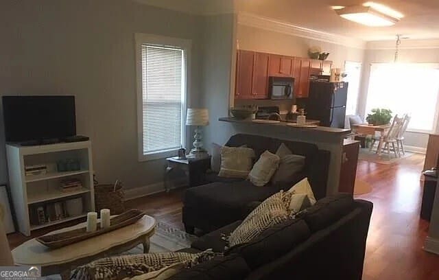 Building Photo - 2070 Lakeside Dr