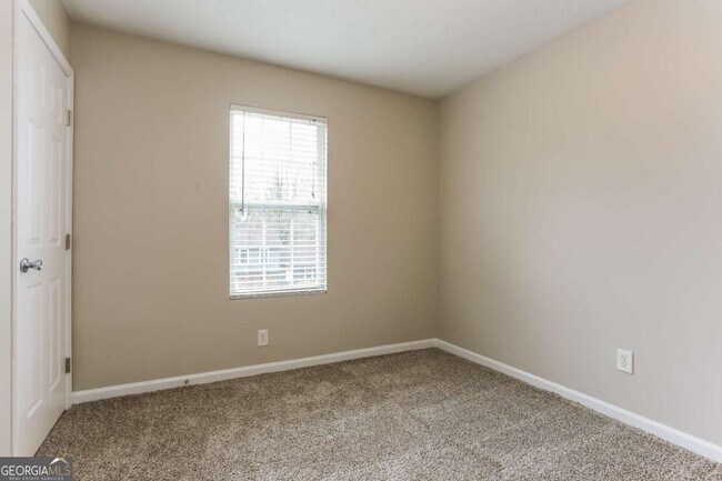 Building Photo - 4981 Galbraith Cir