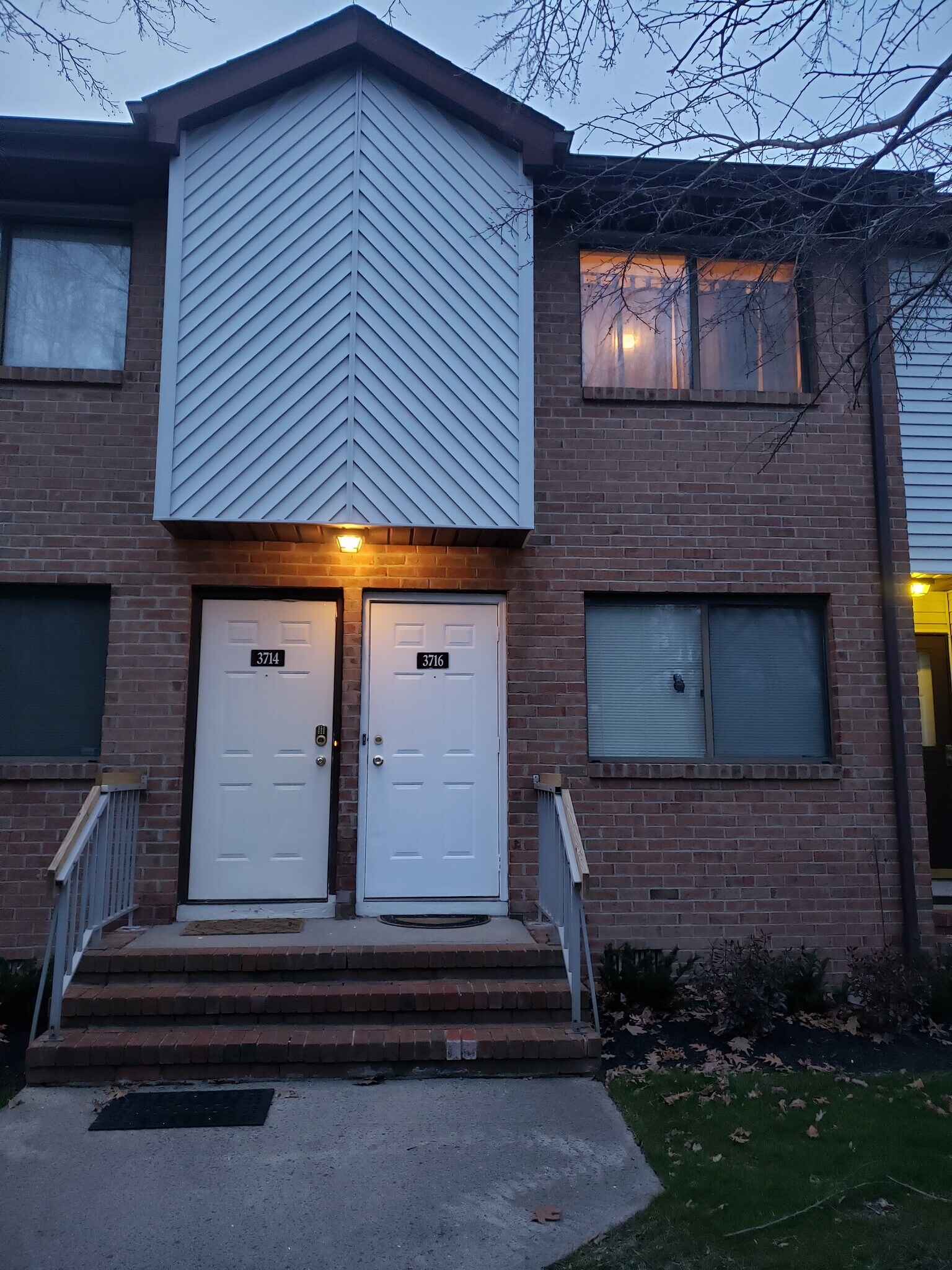 Entrance - 3716 Birchwood Ct