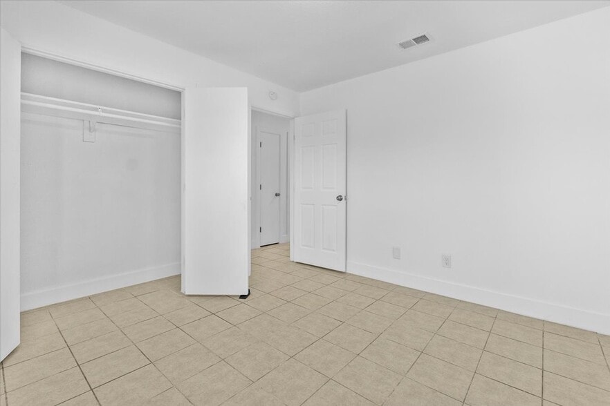 Building Photo - 2828 Cottonwood Ln