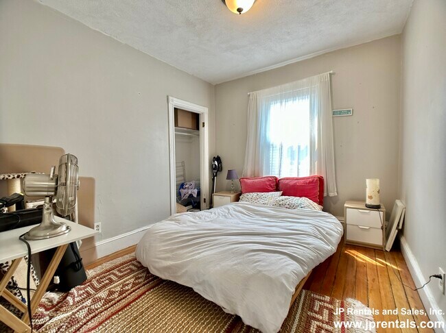 Building Photo - 15 Germania St