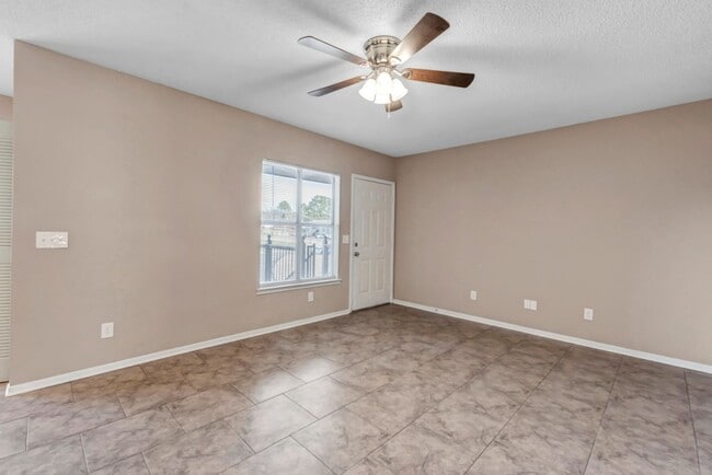 Building Photo - Newly Renovated Units in Killen, AL