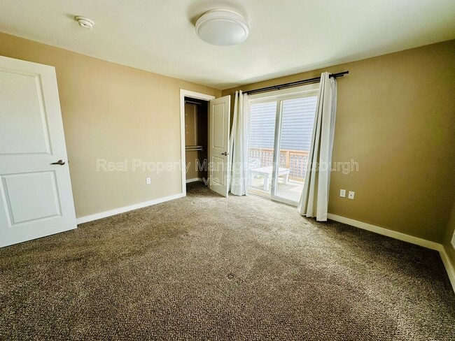 Building Photo - 190 49th St