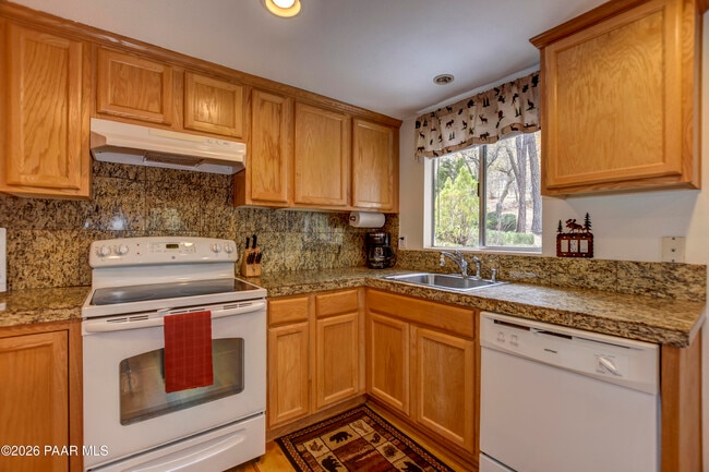 Building Photo - 704 Pima Rd