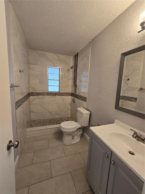 Building Photo - 2216 Tanglewood Way