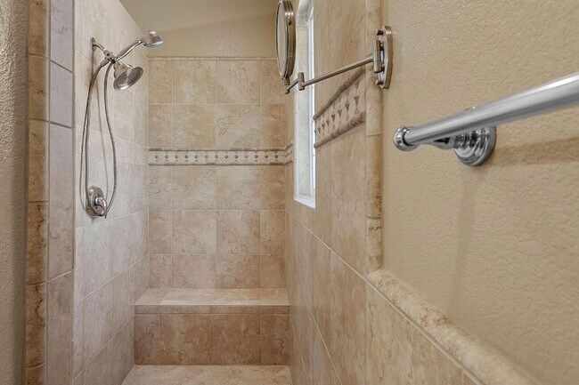 Building Photo - 8204 Ashcrest Ln