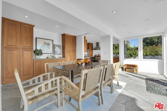 Building Photo - 1300 Summitridge Dr