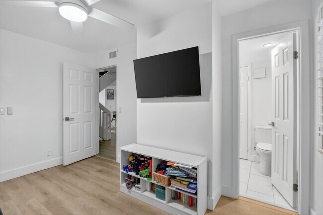 Building Photo - 372 Deer Creek Wildwood Ln E