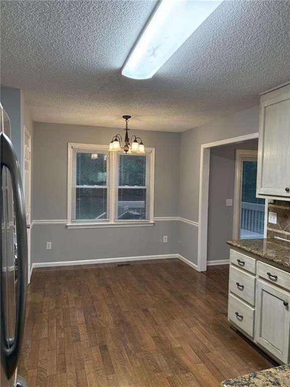 Building Photo - 5045 Bayberry Ct