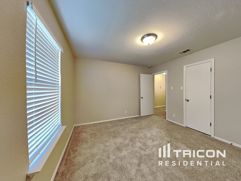 Building Photo - 9603 Kennebec Way