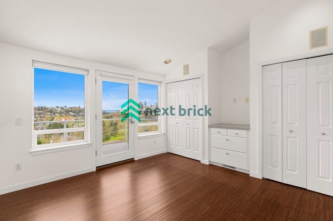 Building Photo - 3 BED & 3 BATH SINGLE FAMILY HOUSE FOR RENT