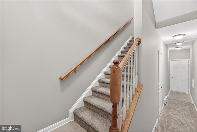 Building Photo - 1811b Wheyfield Dr