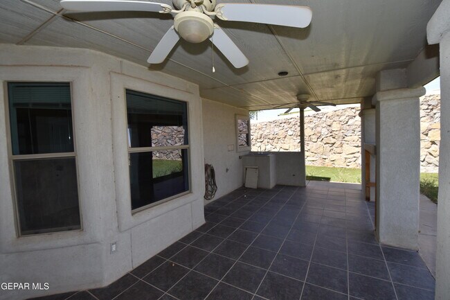 Building Photo - 10830 Elise St