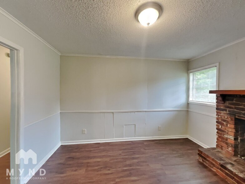 Building Photo - 2274 Ashland Dr