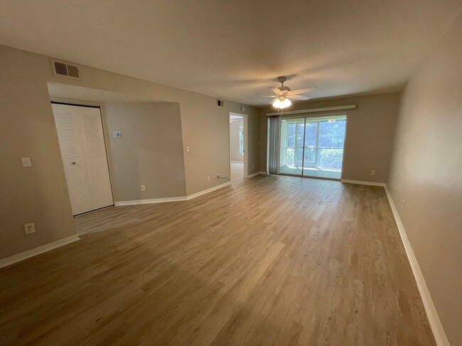 Building Photo - ANNUAL RENTAL - PINE HAVEN-2 BED/2 BATH --...
