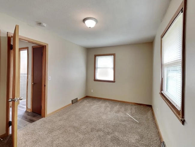 Building Photo - 1011 64th Ave N