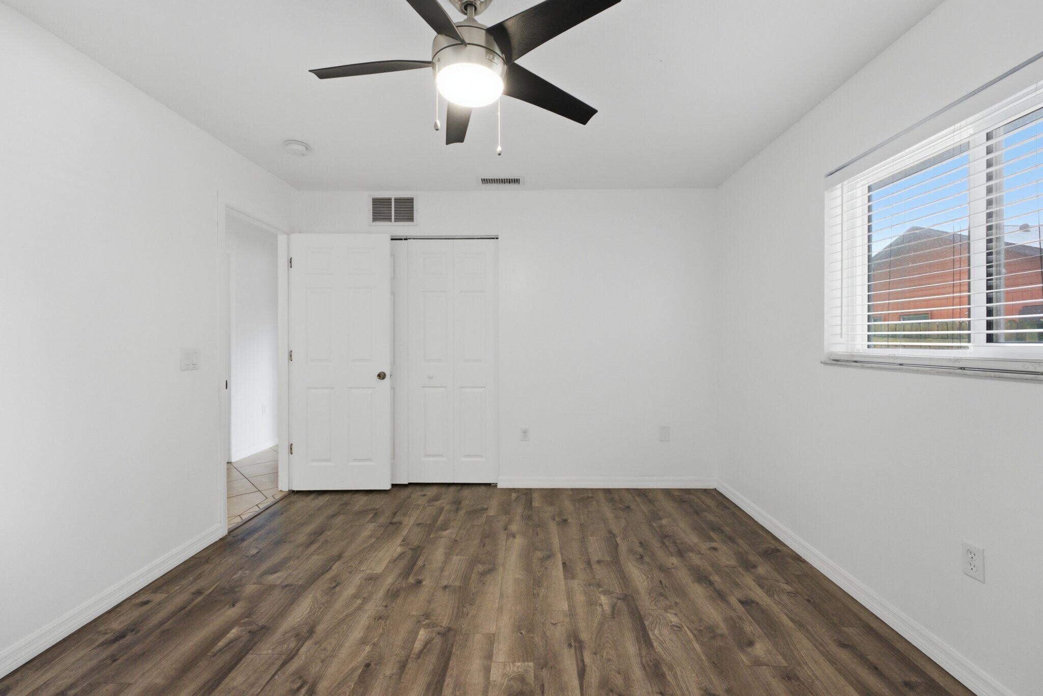 Building Photo - 4404 Meadow Creek Cir