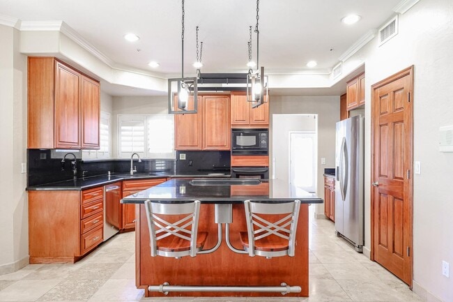 Building Photo - 8830 E Carol Way